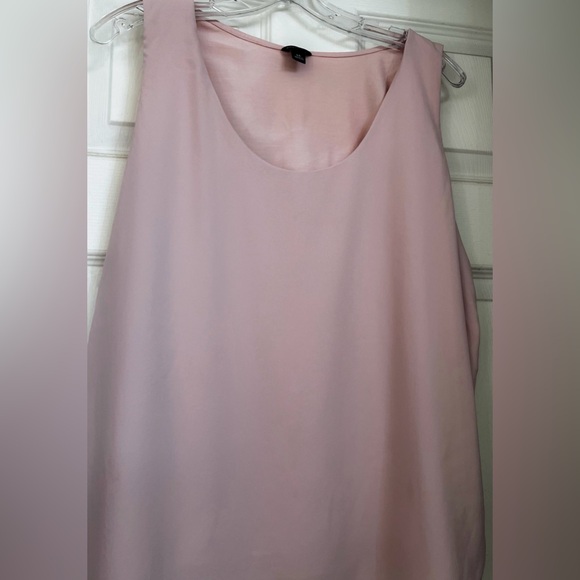 Ann Taylor light pink sleeveless blouse.  Very good cond. XL - Picture 1 of 2
